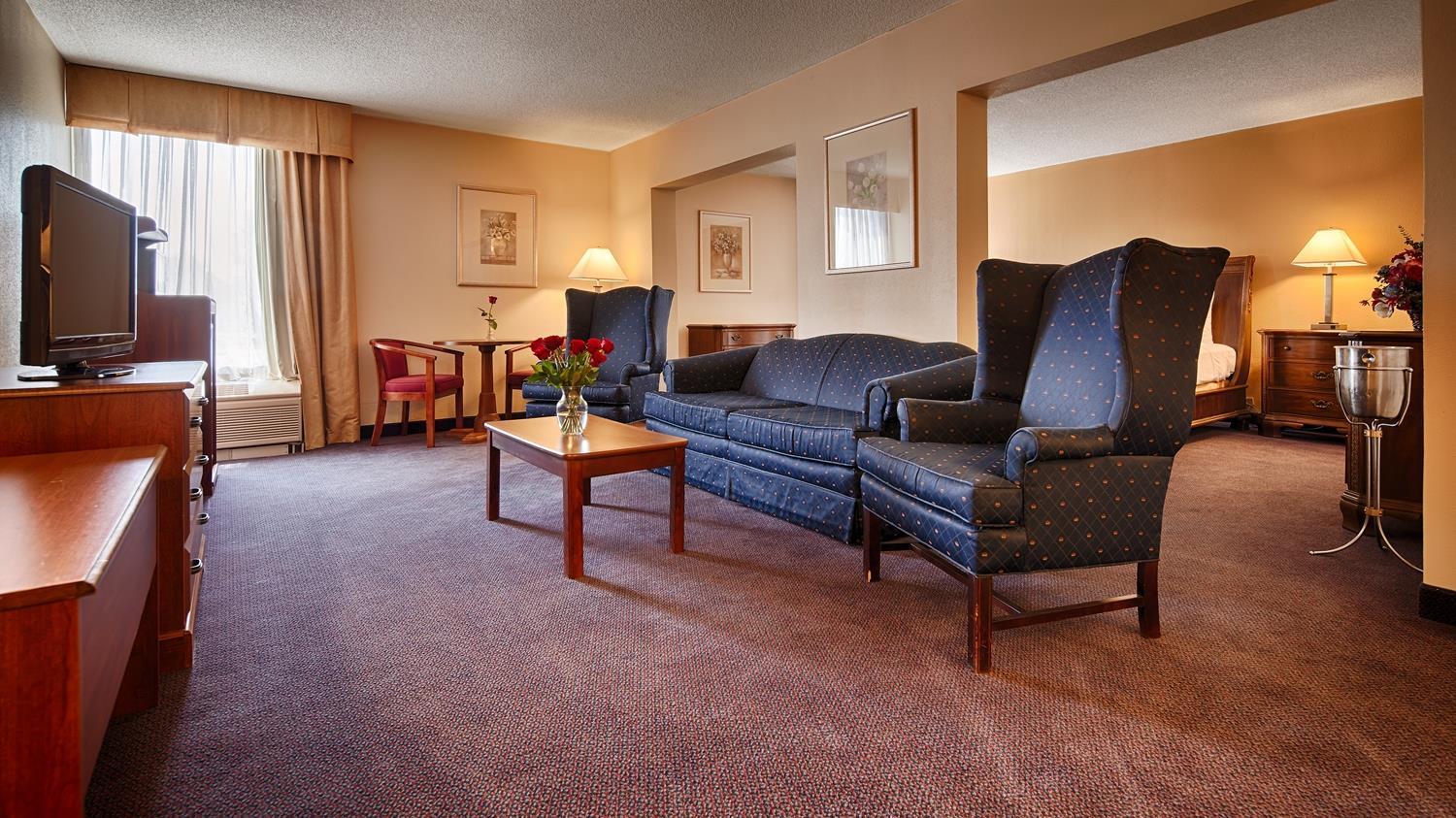 Best Western Plus Yadkin Valley Inn & Suites Jonesville Exterior foto
