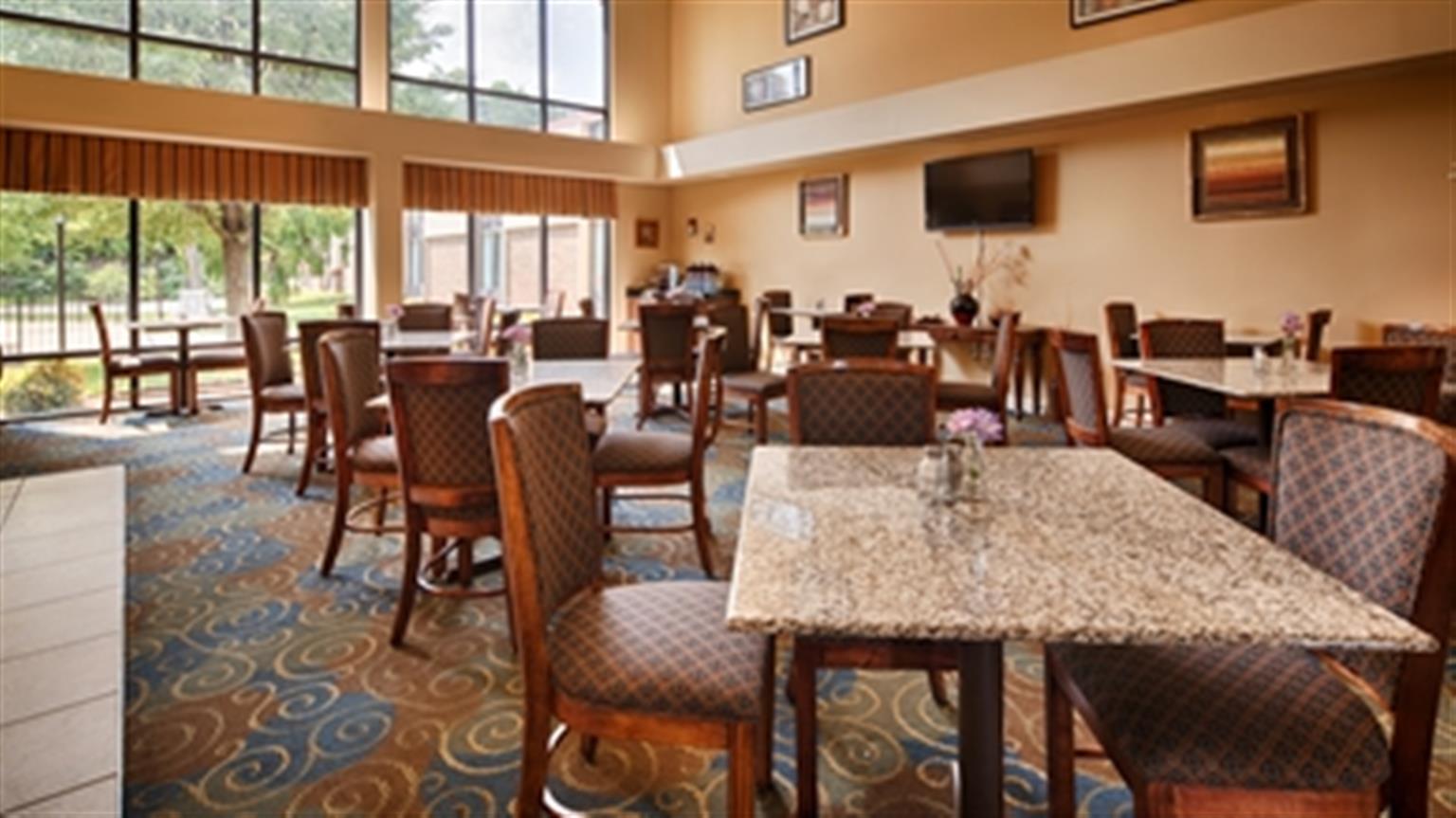 Best Western Plus Yadkin Valley Inn & Suites Jonesville Exterior foto