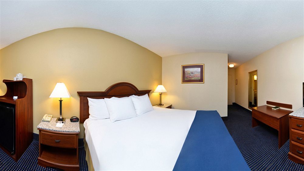 Best Western Plus Yadkin Valley Inn & Suites Jonesville Exterior foto