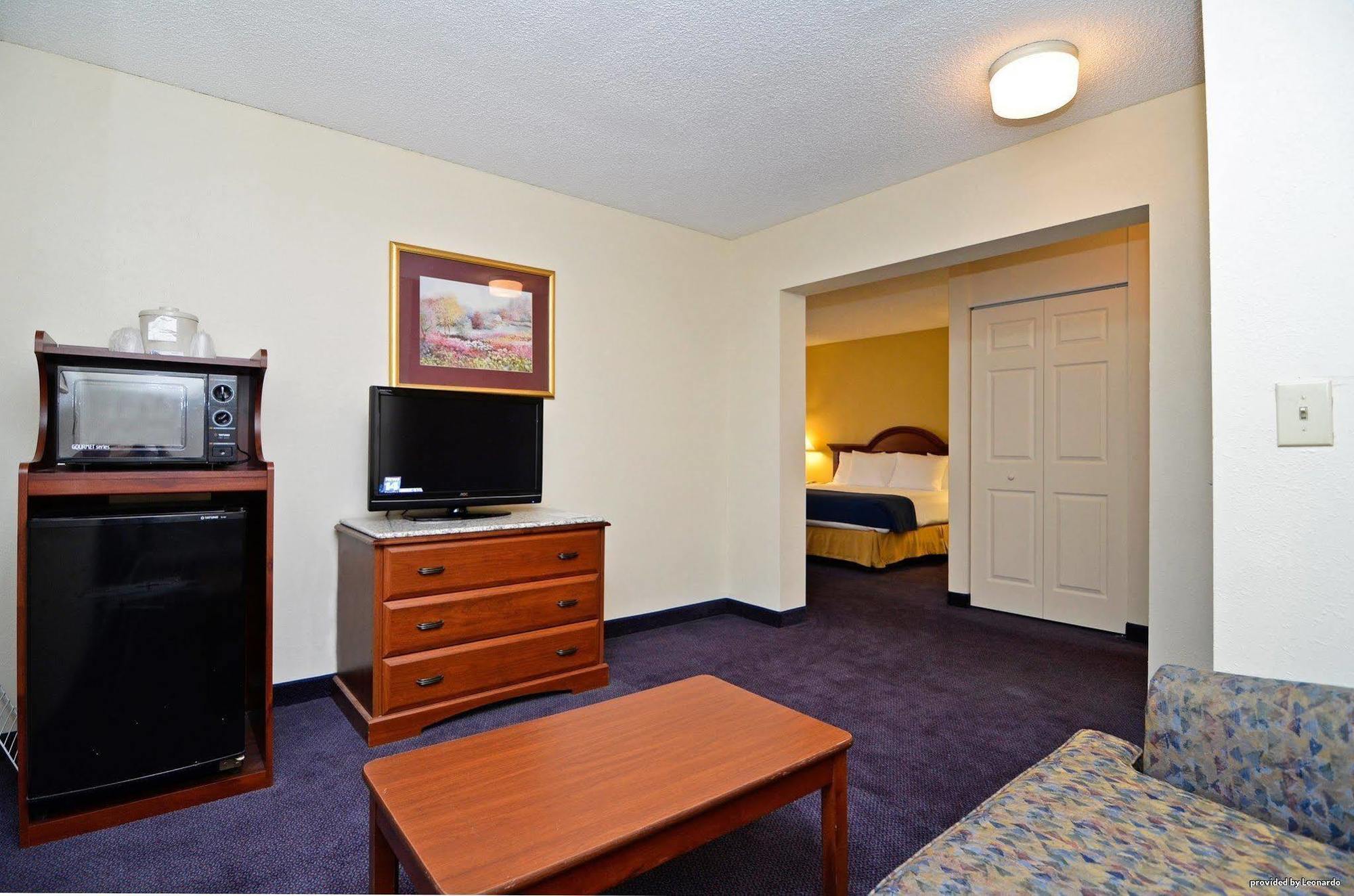 Best Western Plus Yadkin Valley Inn & Suites Jonesville Exterior foto