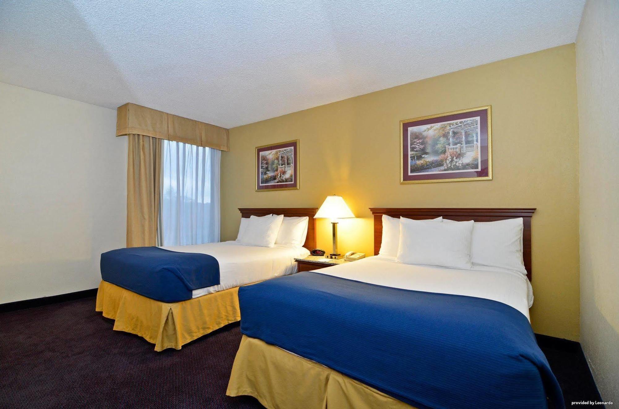 Best Western Plus Yadkin Valley Inn & Suites Jonesville Exterior foto